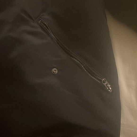 COPY - Lacoste size is large color is navy blue - Picture 9 of 10